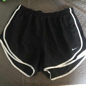 women’s XL Nike dri-fit running shorts